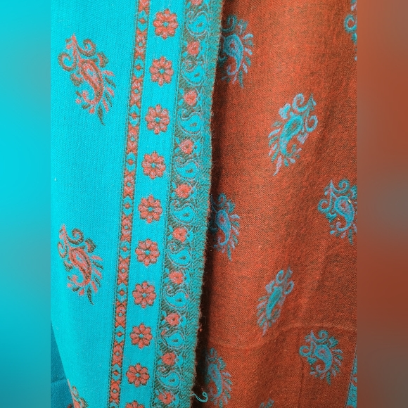 Winter Shawl - Picture 4 of 4